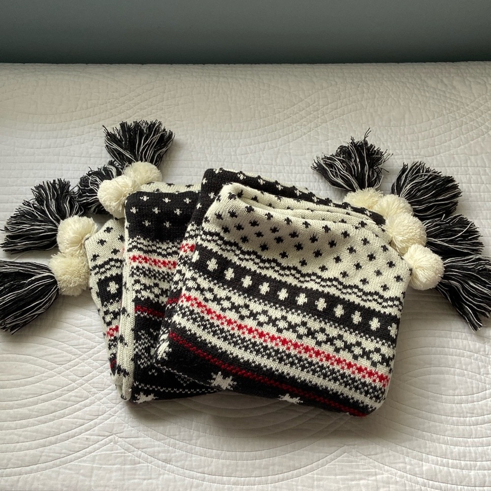 Brooks Brothers Fair Isle Sweater Knit Accent Pillow Covers Set of Two - Picture 14 of 16